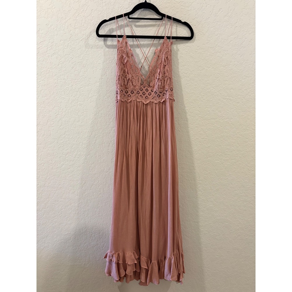 Boho Crochet Lace V-Neck Midi Dress Dusty Rose Pink Ruffle Hem Smocked Back - Picture 1 of 6